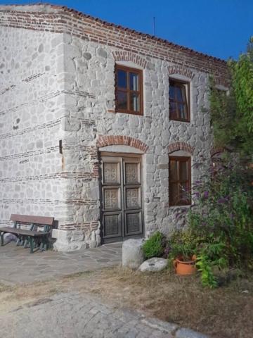 Bulharsko autem, kostel v Carevu - zeď