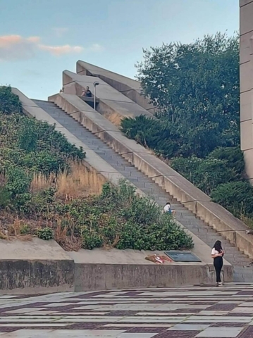 Bulharsko autem, "Strážci města" Stará Zagora - schody nahoru